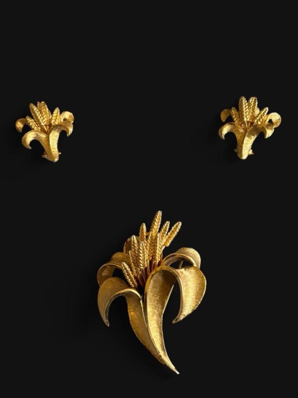 BSK Gold Floral Wheat Brooch and Earring Set 60s